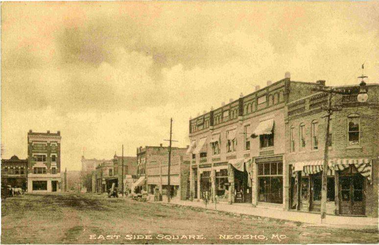 Neosho, MO East Side Square Postcard